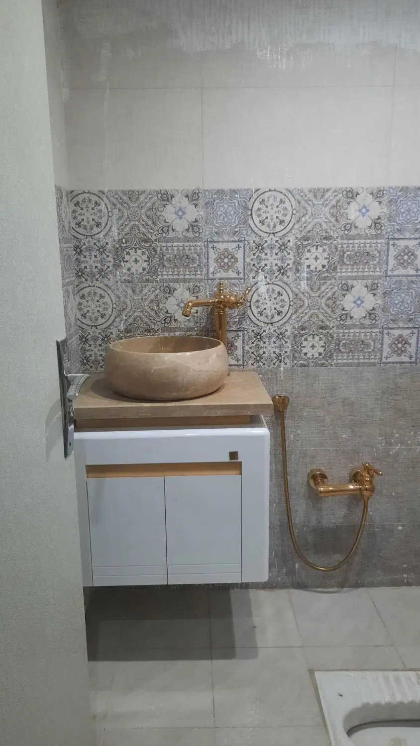 واحد فروشی  رو بنما
