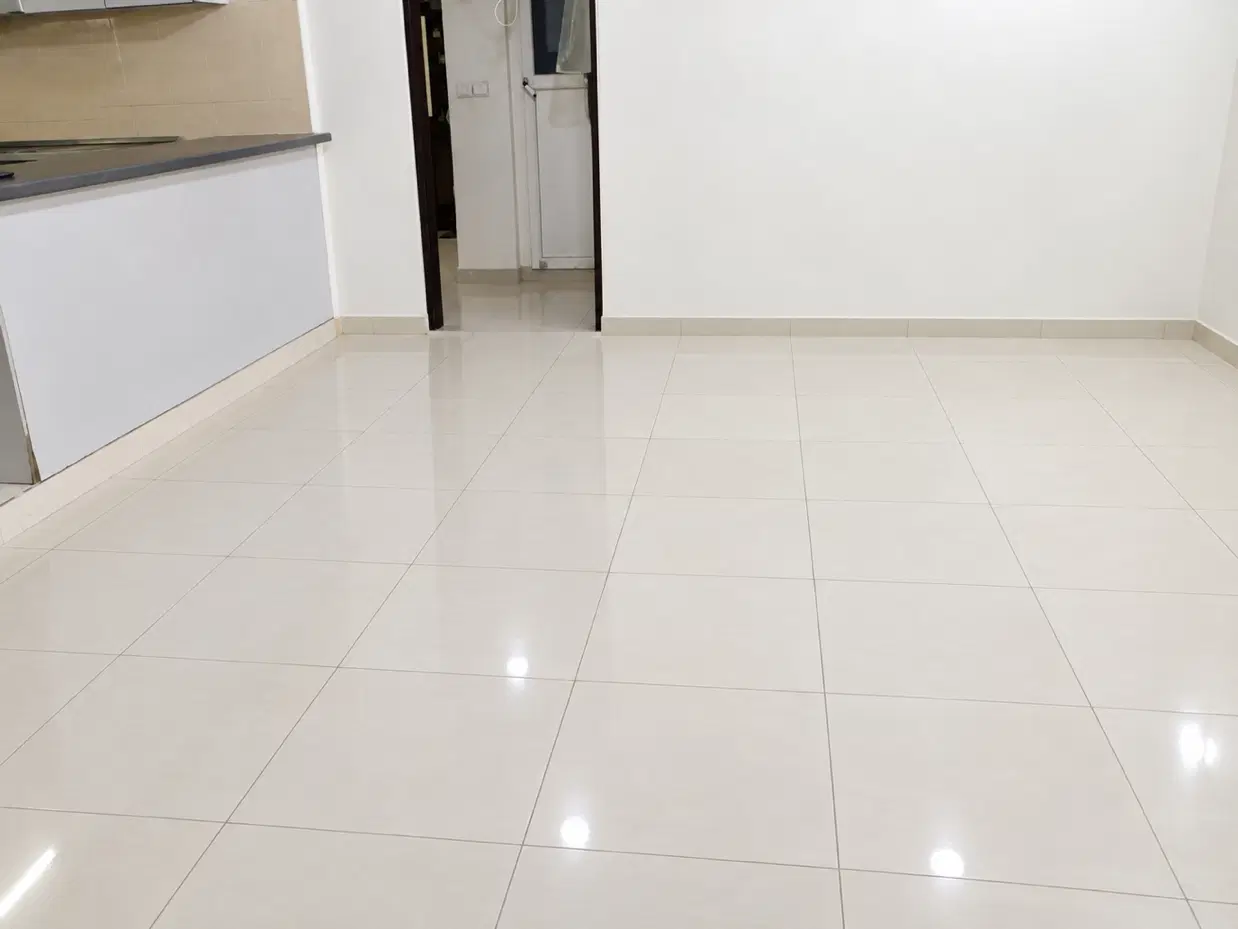 واحد ۶۷ متری نبش چهارباغ فول امکانات