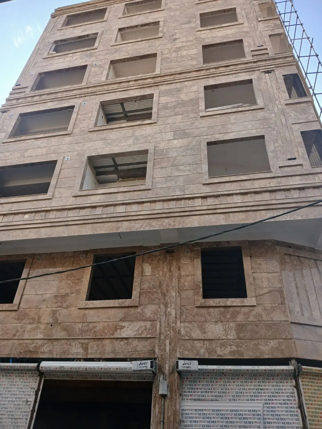 واحد 98 متری