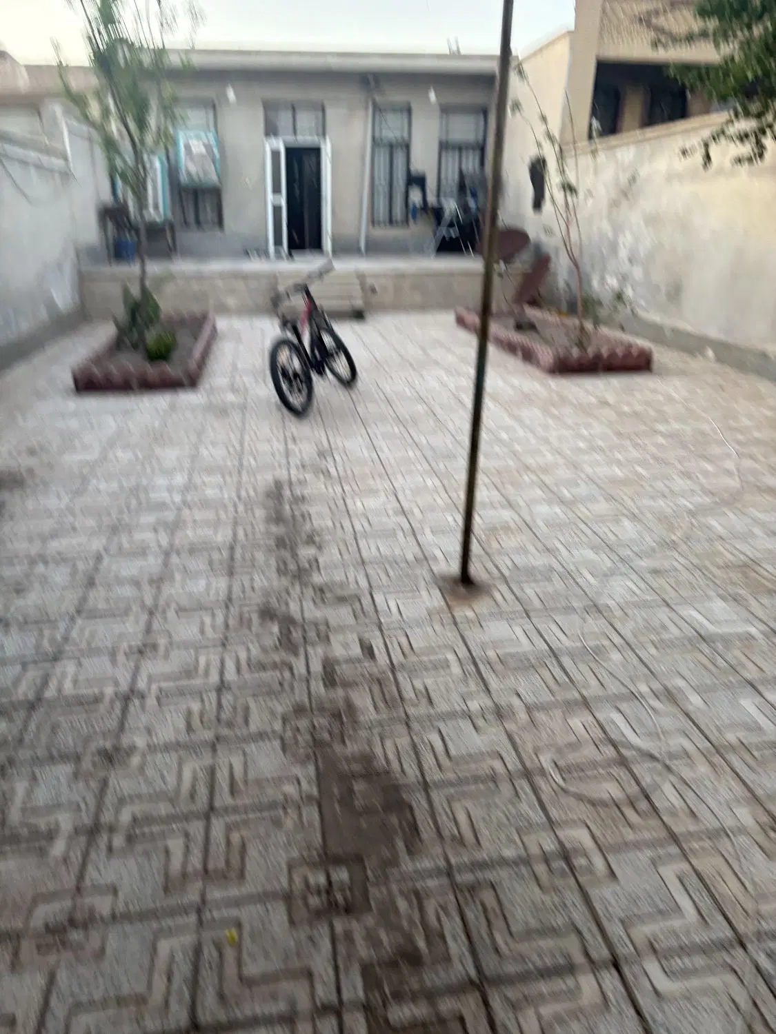 خانه ۱۲۰ متر زیر بنا ۱۱ قصب زمین در زیدآباد