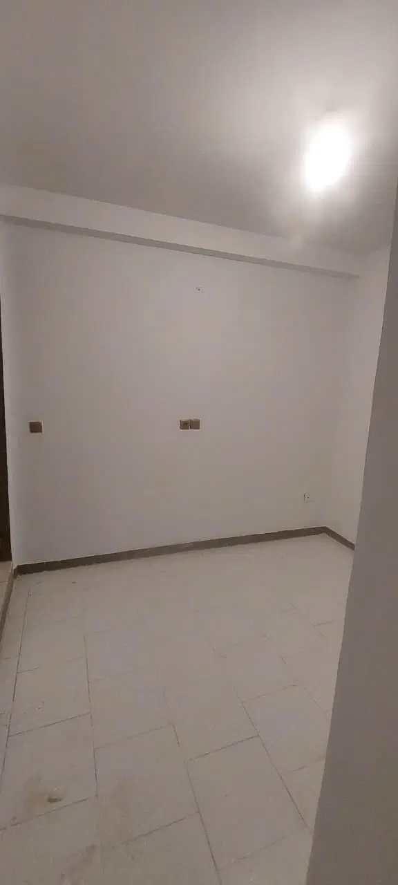 واحد نقلی نزدیک مترو