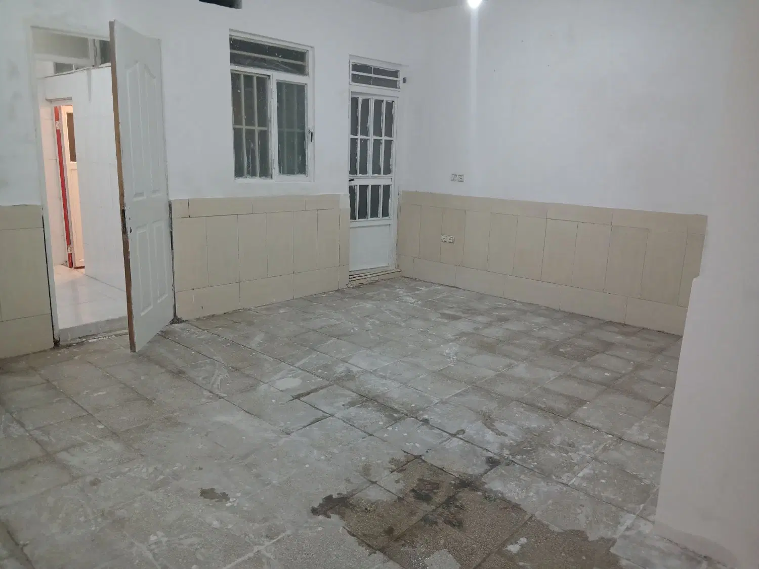 خانه ثامن ۷۶متری دربست پارکنیگ ماشین وموتور