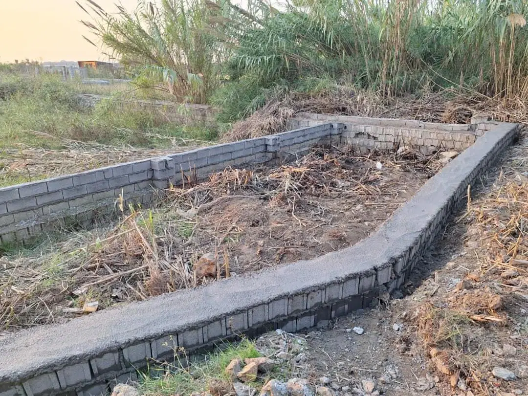 زمین تجاری ۴۷.۵  متری مجاور جاده ‌. جای تخفیف.