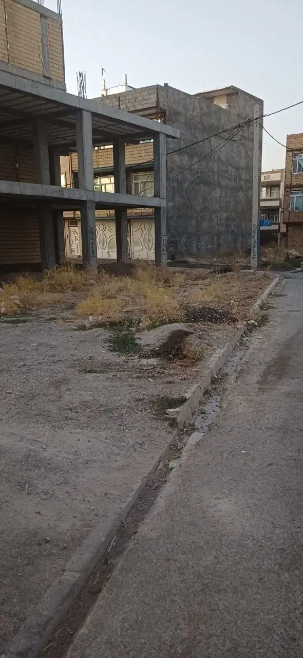 زمین سه بر