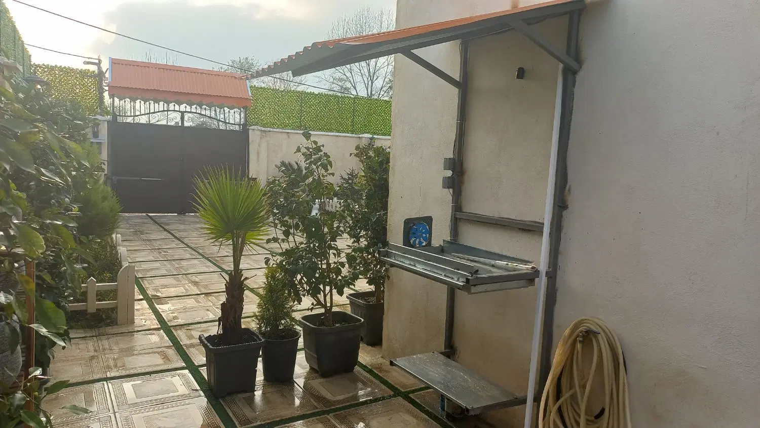فروش ویلای شیک سندداربرخیابان نزدیک اتوبان سراوان