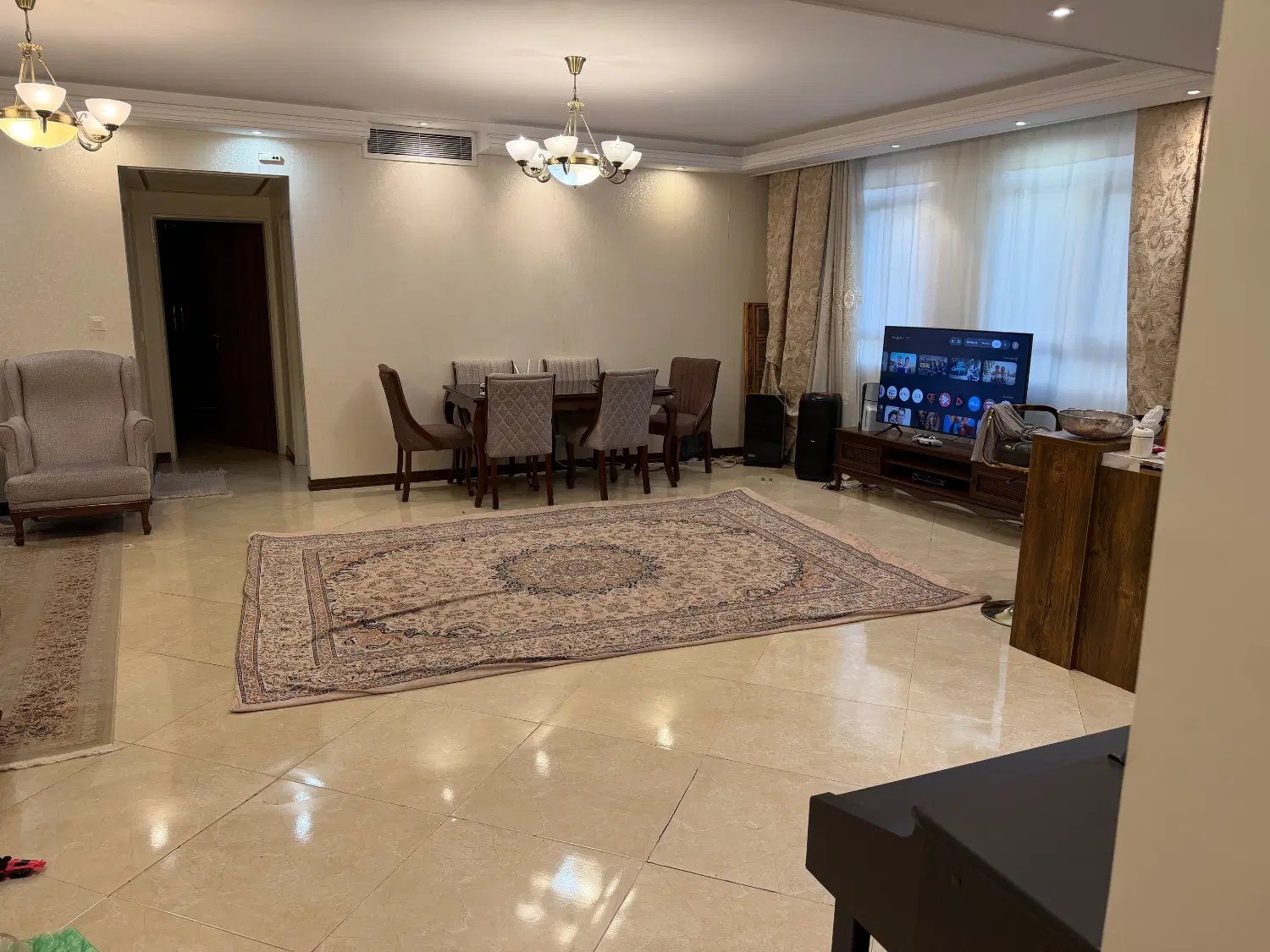 آپارتمان طبقه اول ۱۱۰ متر دو خوابه