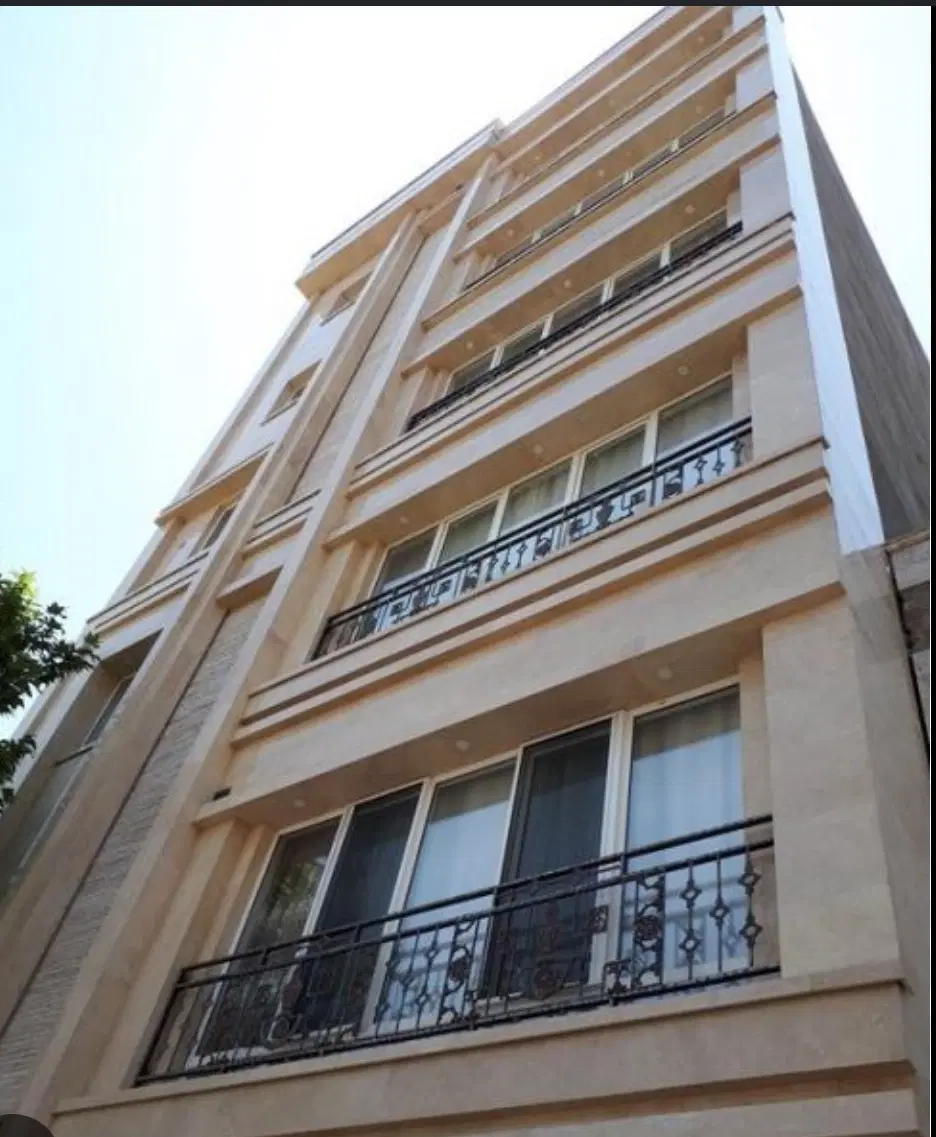 آپارتمان نوساز نزدیک رودخانه