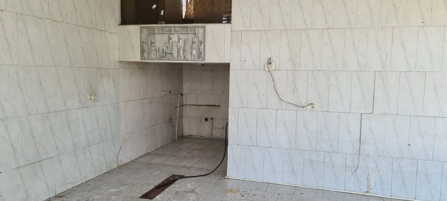 مغازه دو نبش تمام سرامیک خیابان بعثت