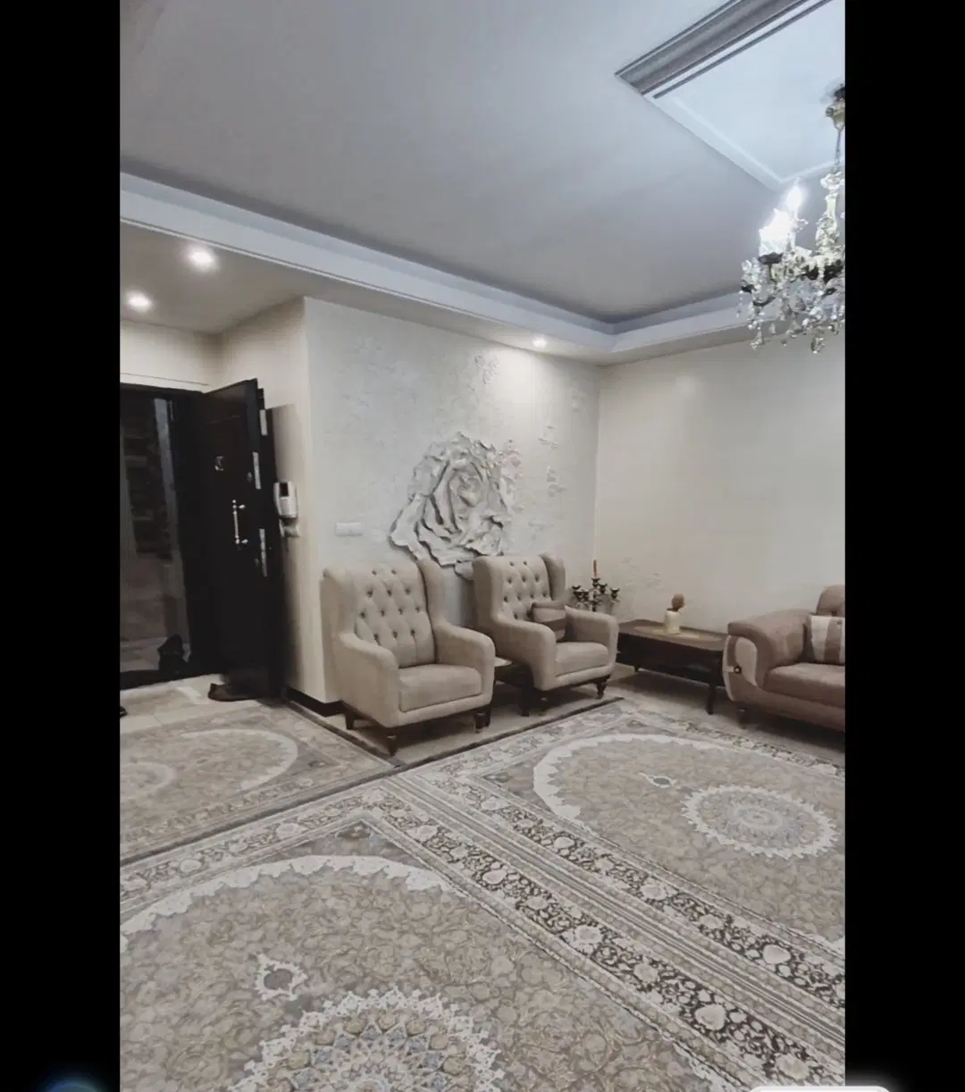 ۸۰ متر با پارکینگ جی حاجیان