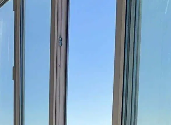 دربست بالای مغازه پونک