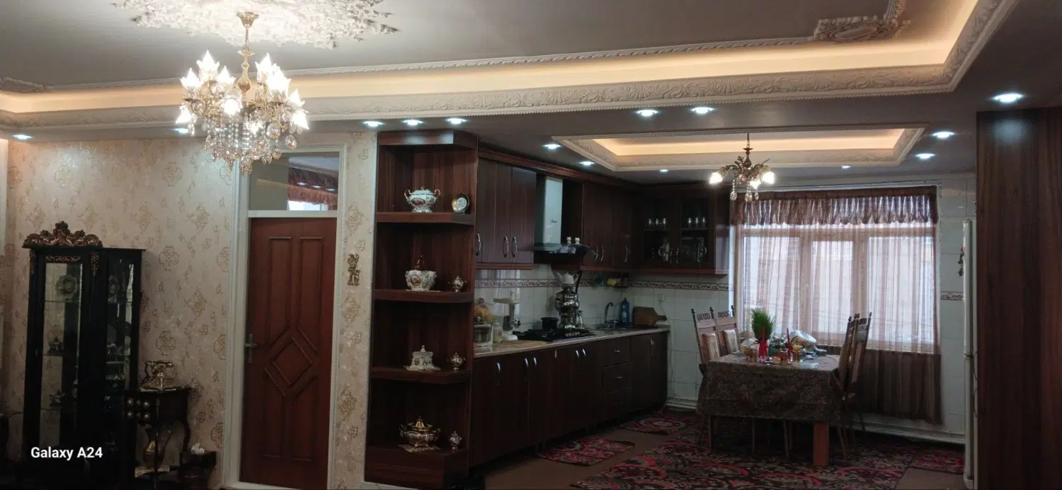 فروش واحد مسکونی در تقاطع فرهنگیان بر خیابان اصلی