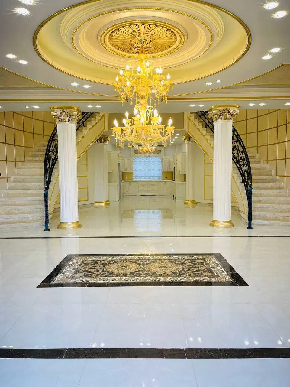 کاخ ویلا 600 متری_استخرچهارفصل_آسانسور_سعادت اباد