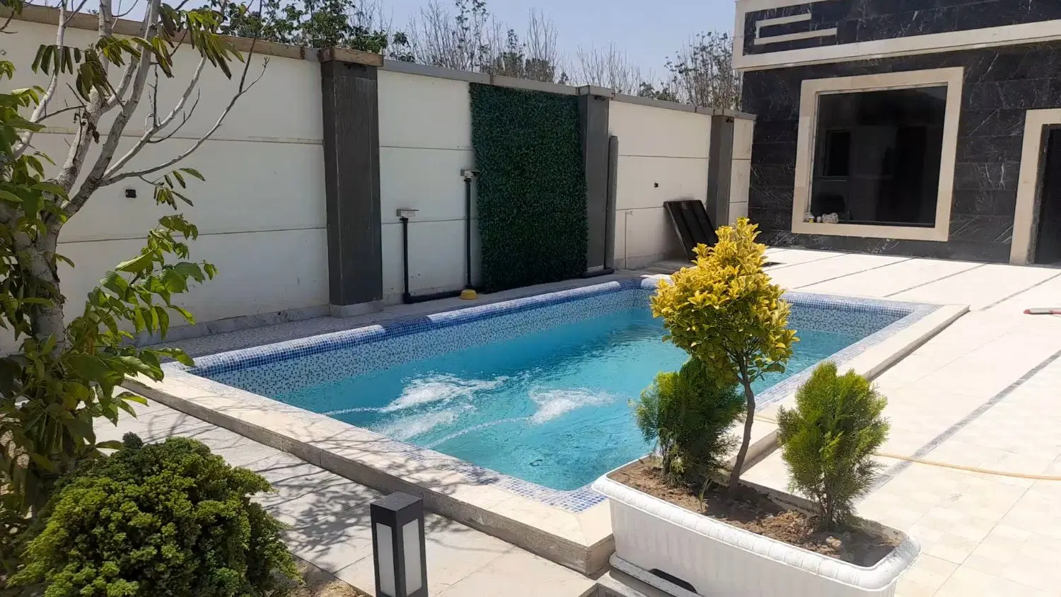باغ ویلا ۷۰۰متری میدان رعنا
