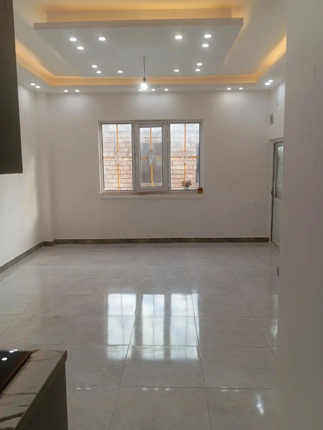 واحد 80متری_با پارکینگ