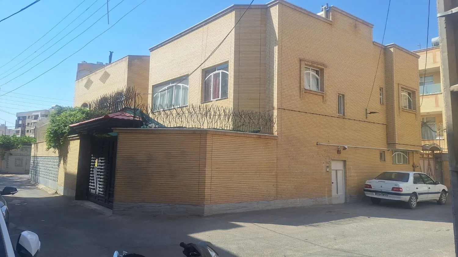 ویلایی  دونبش دوطبقه خادمی