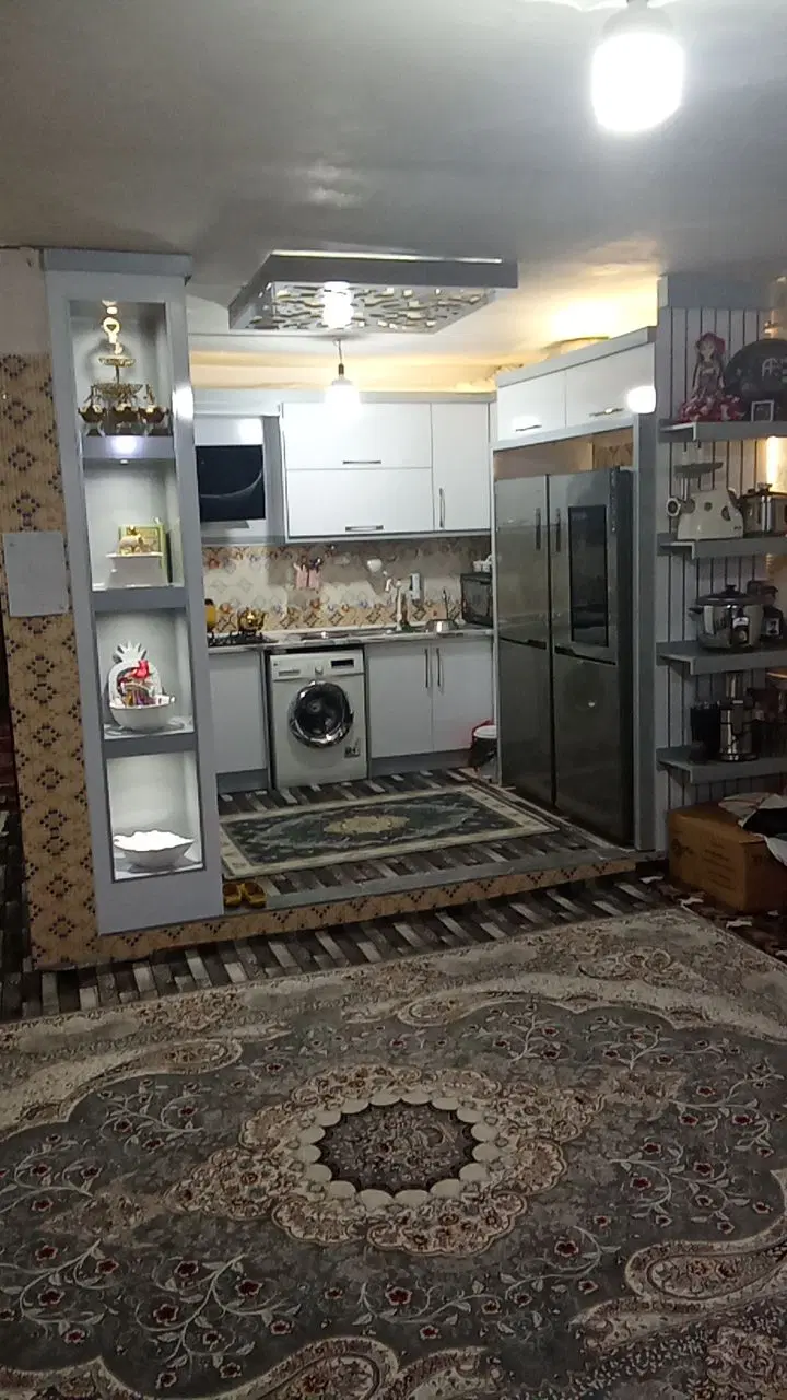 حیاط مسکونی در بهترین محل باغ معروف