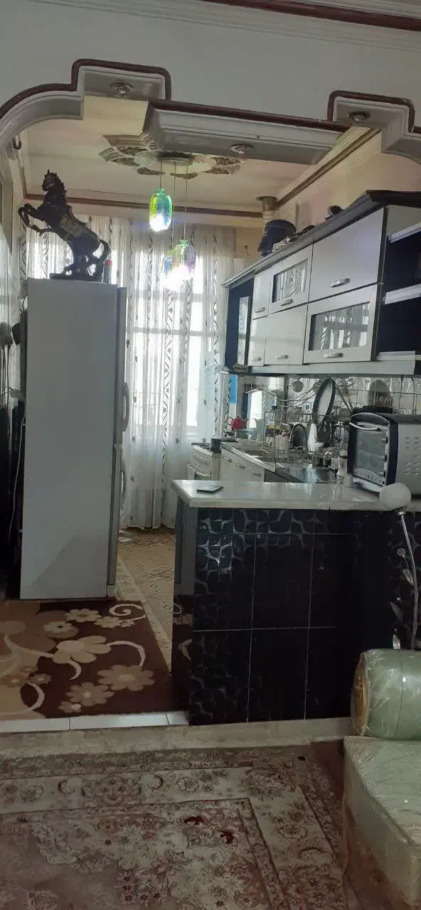 آپارتمان ۱۰۰متری _ تک واحدی _ دو طرف نور _ طبقه ۲