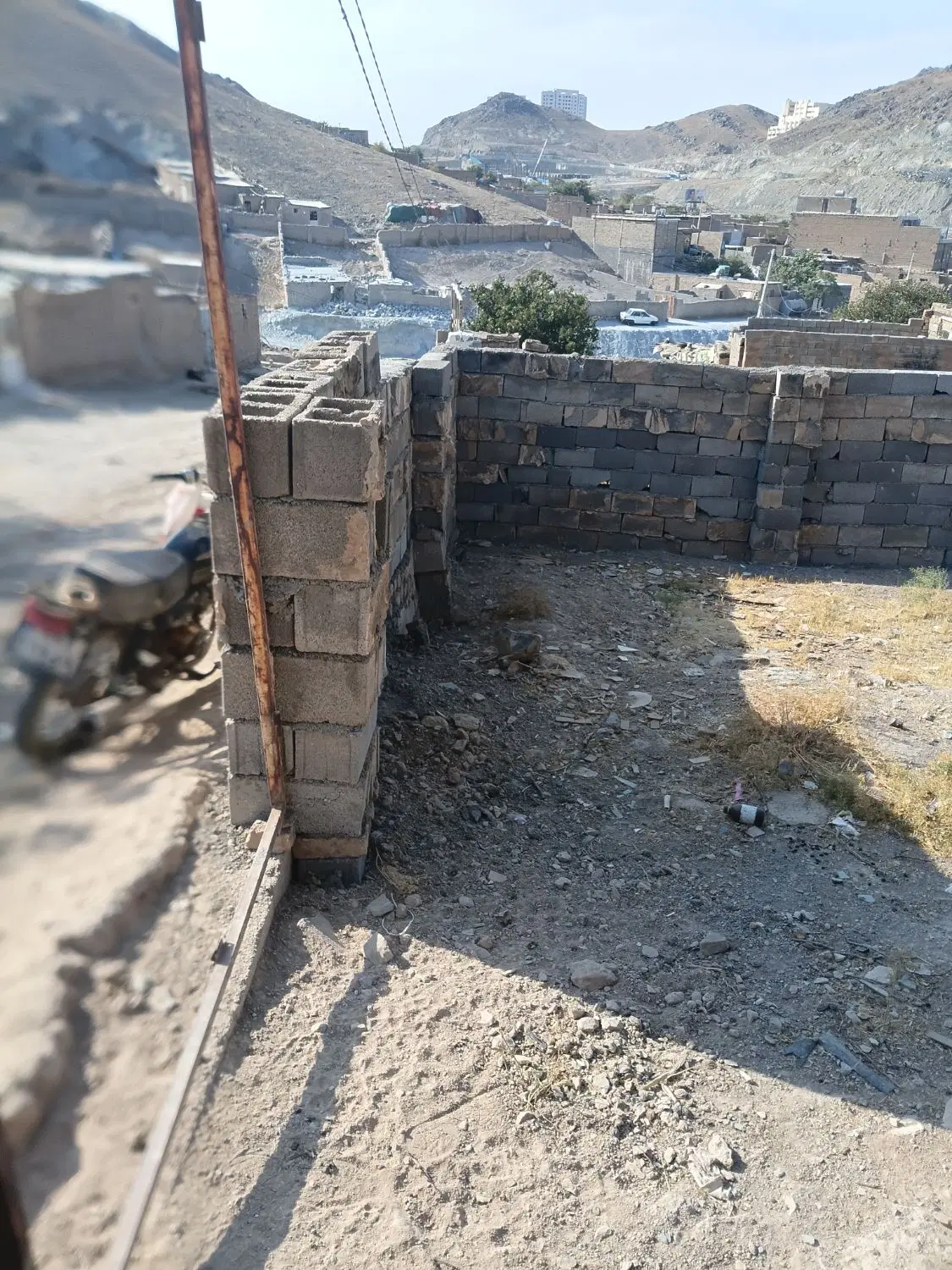 زمین فروشی