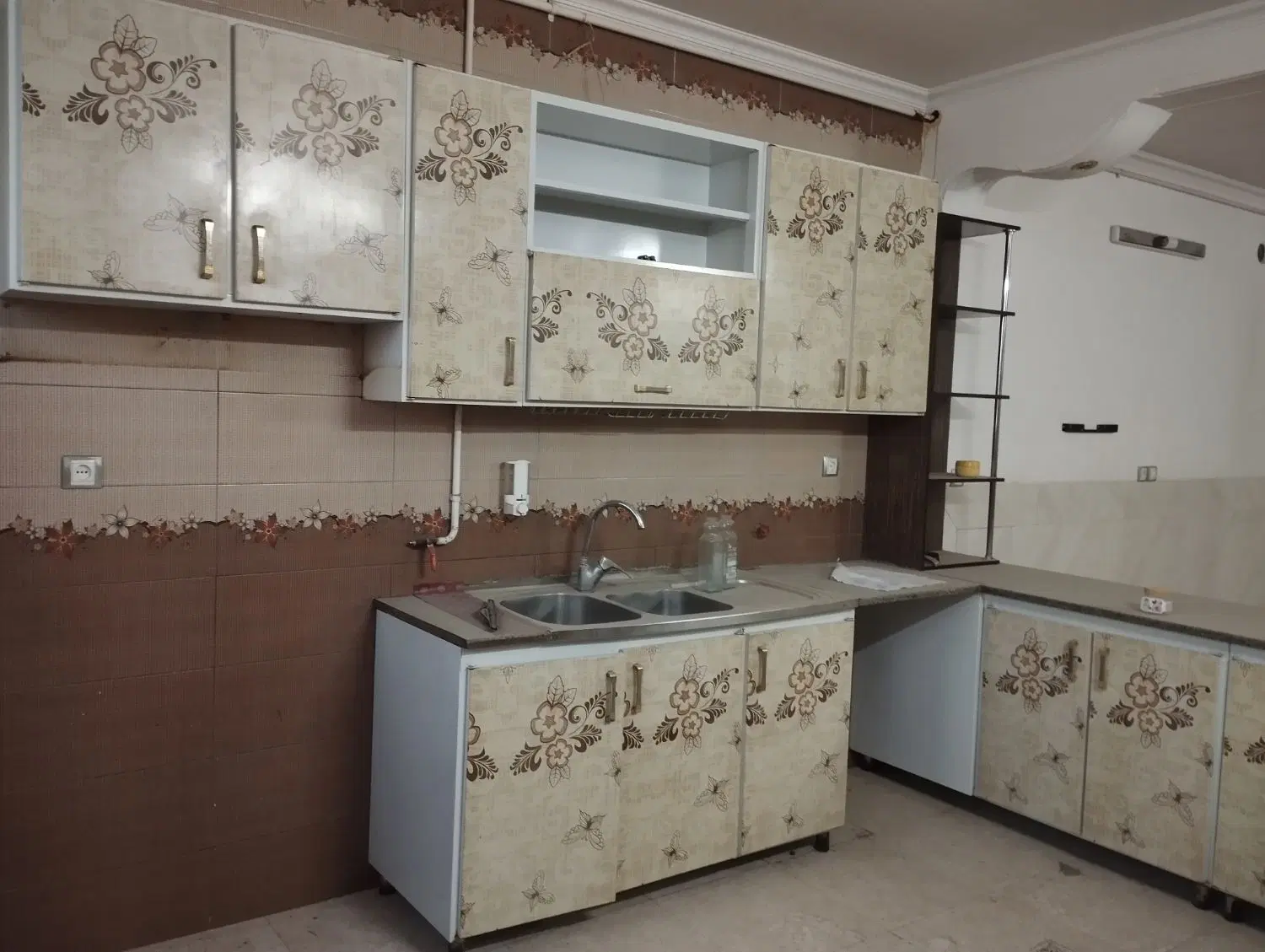خانه اجاره ای طبقه بالا