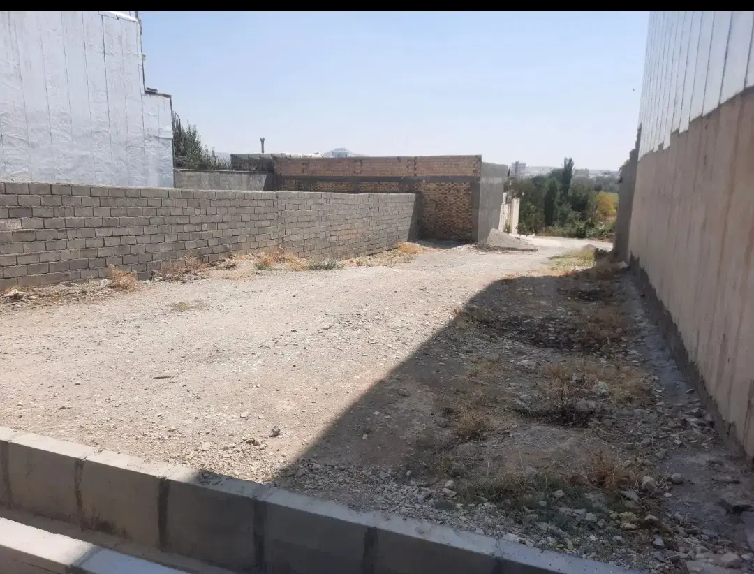 زمین بر بهشتی