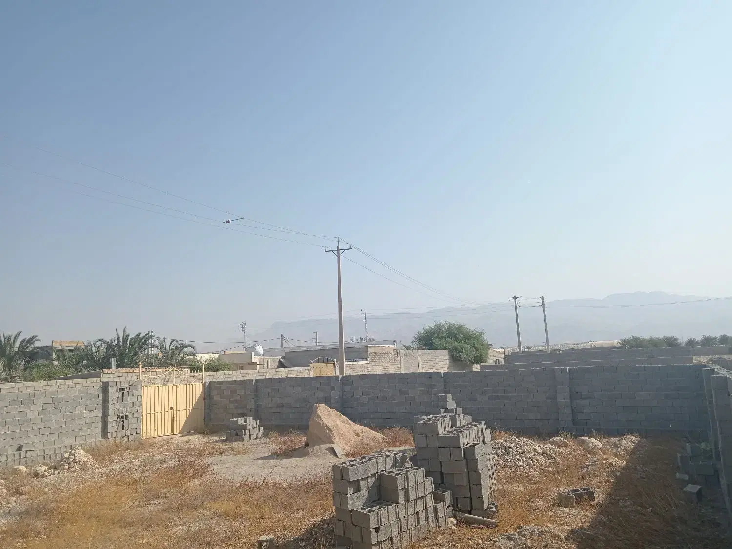 زمین بنداروز ۴۰۰ متر