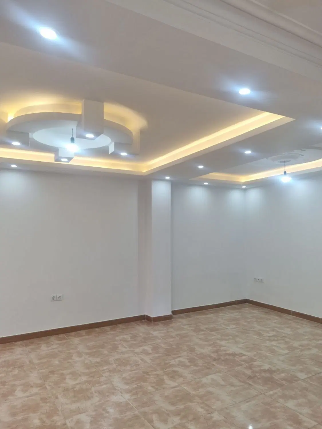 ۱۰۰متری تک واحدی طبقه‌ اول فرهنگیان نسق