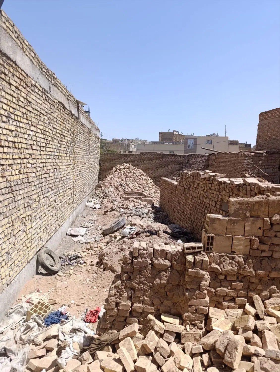زمین مسکونی