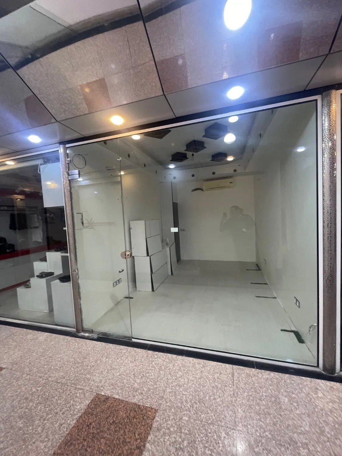 اجاره مغازه ۱۴ متری نگین ظفر