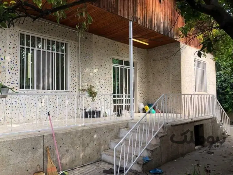 اجاره ۲۰۰ متر خانه حیاط دار دو بر سه طبقه