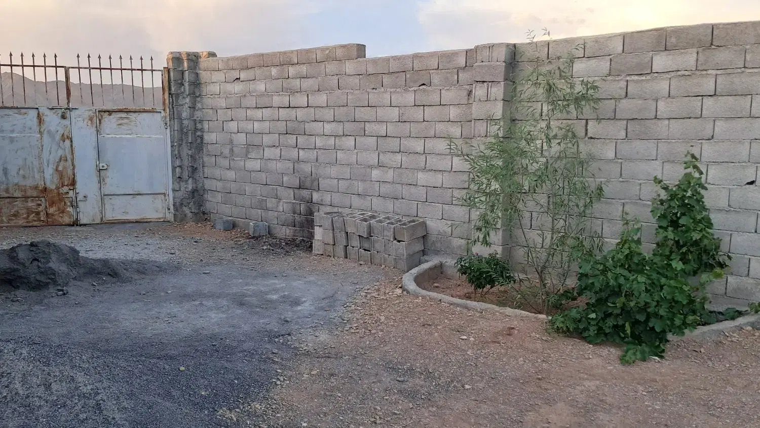 باغ همت آباد