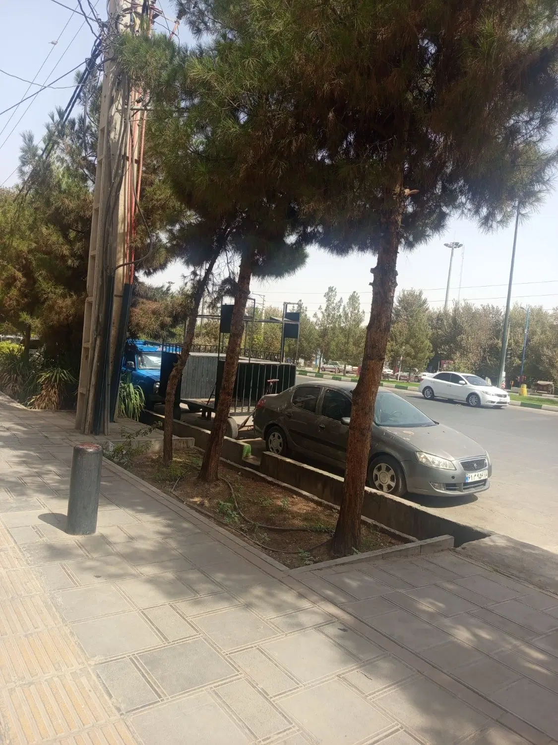 زیر زمین  حدودا 45متری بر خیابان دربست