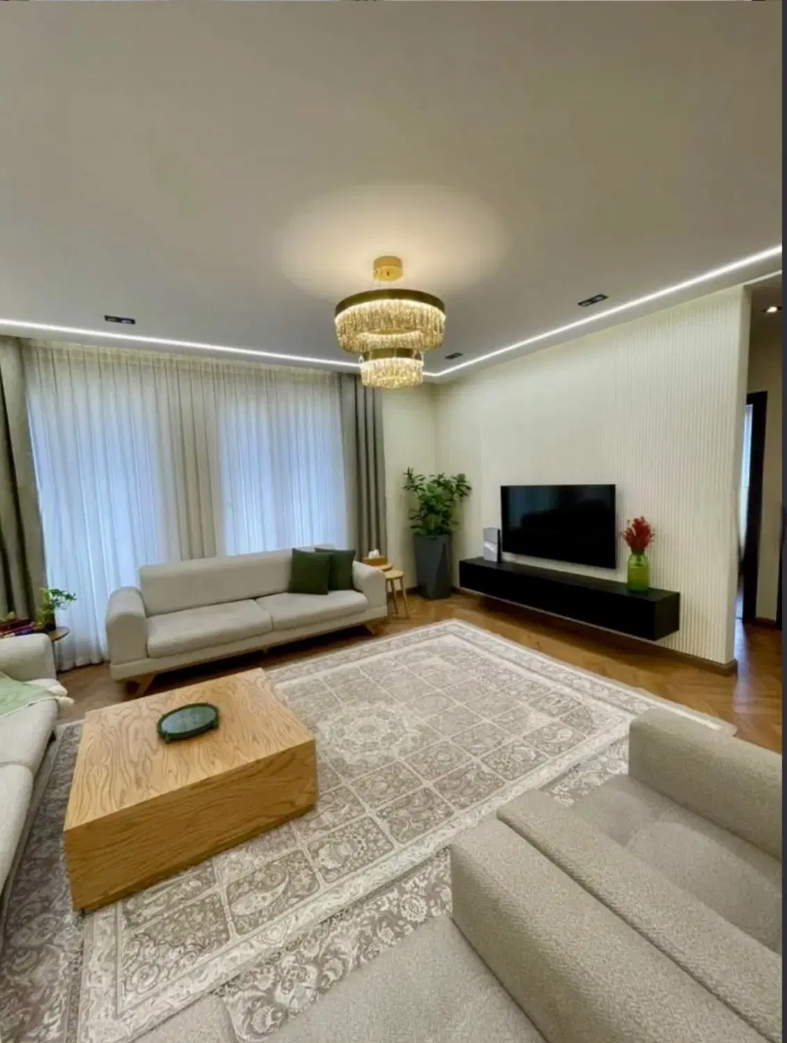 ۱۲۷ متر خوش نقشه و نورگیر_ بلوار گیلان_ ۲خواب