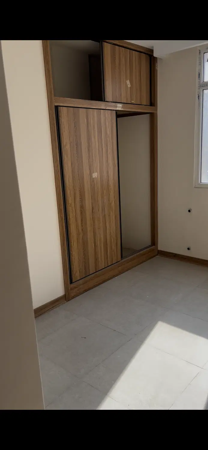 کلنگی تجاری مسکونی با ۲ باب مغازه