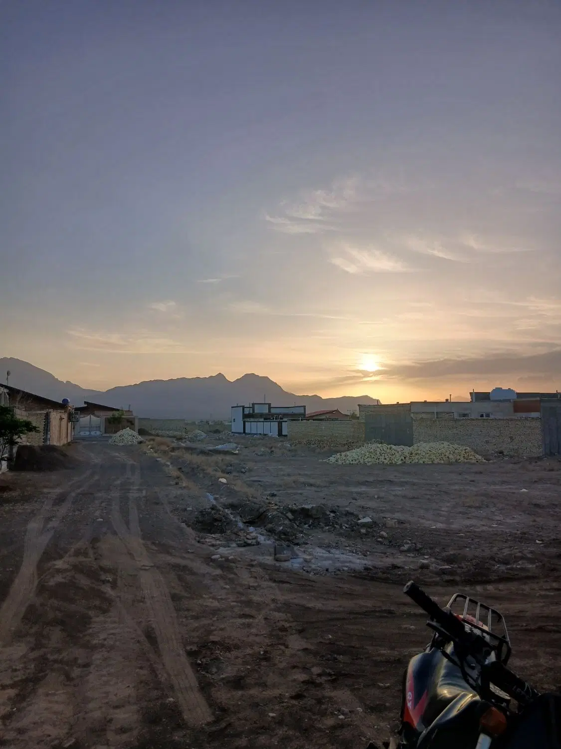 زمین ۲۵۰ متری