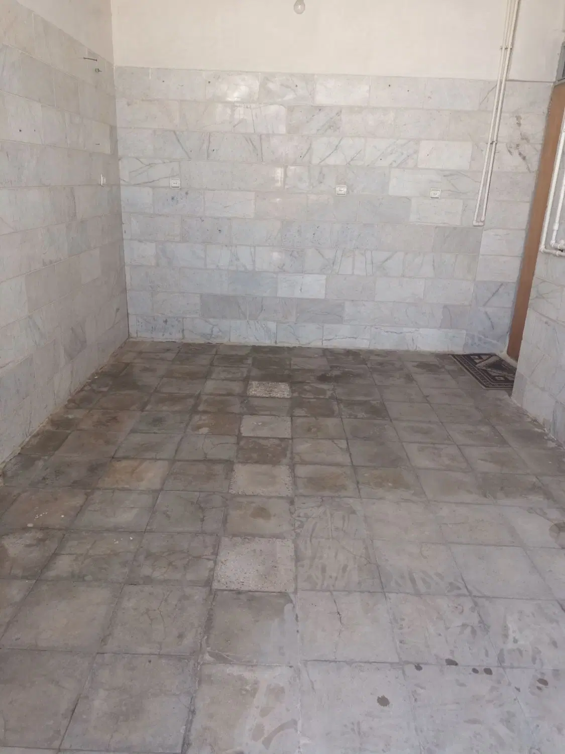 انبار خیابان دستغیب