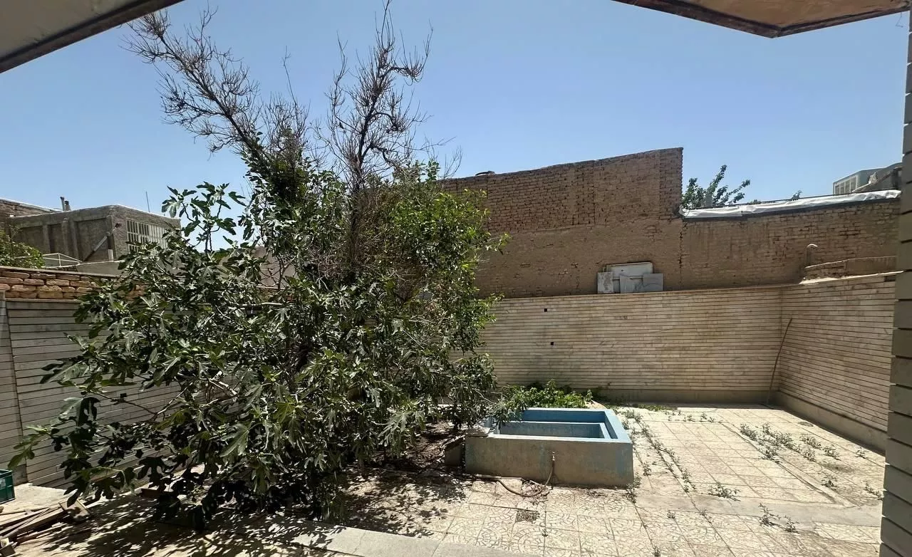 منزل ویلایی کلنگی _۲۰۵ متر_جنوبی_بر ۱۰ متر_معاوضه