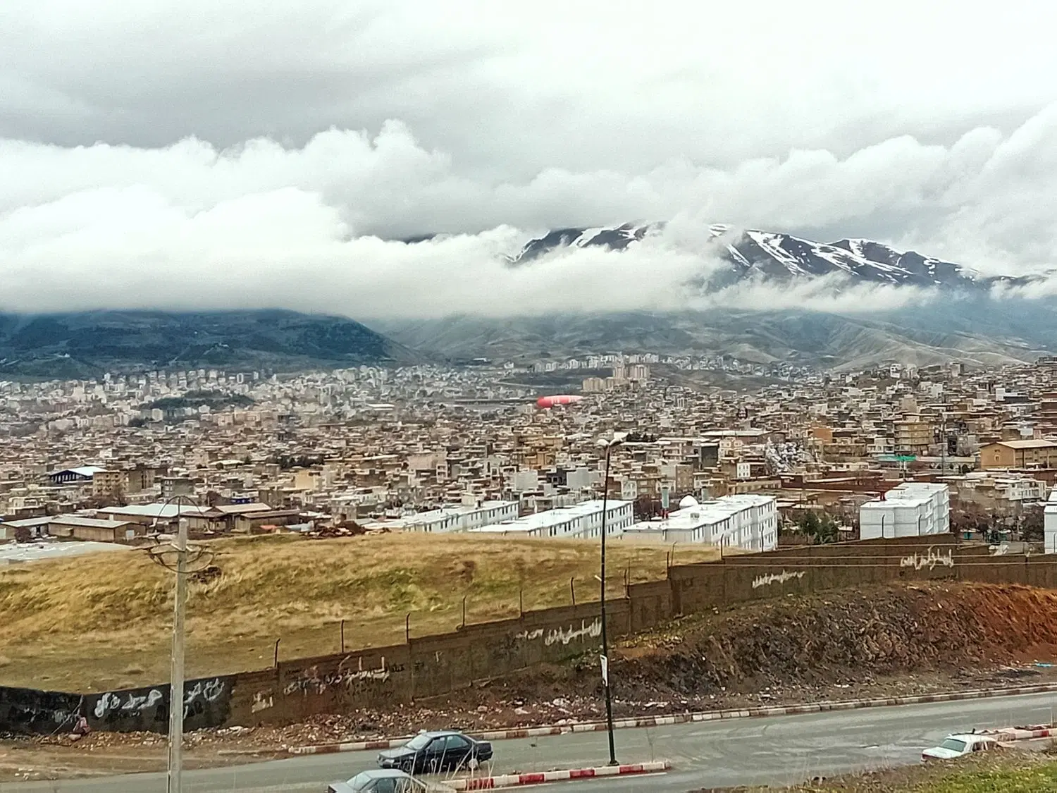 زمین ۴۰۰ متری سه نبش سه راه مریوان