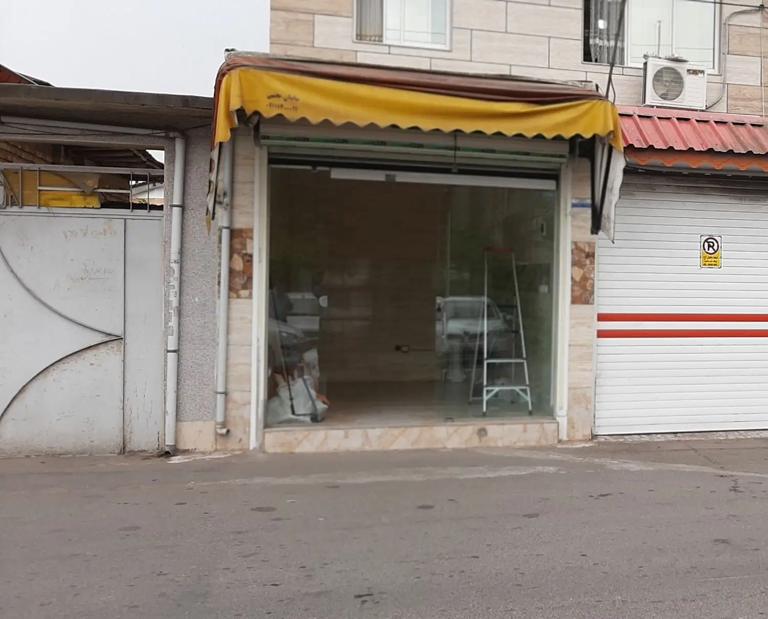 فروش مغازه ۱۴ متری با مالکیت در جماران