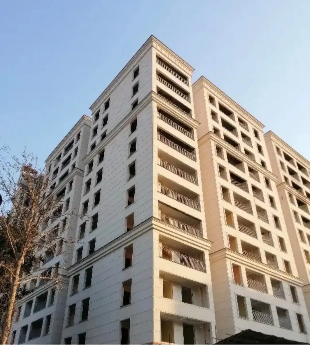 فروش ۱۳ سهم نگین پیروزی