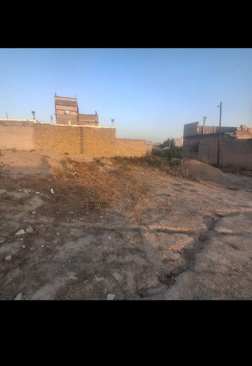 یه قطعه زمین مسکونی