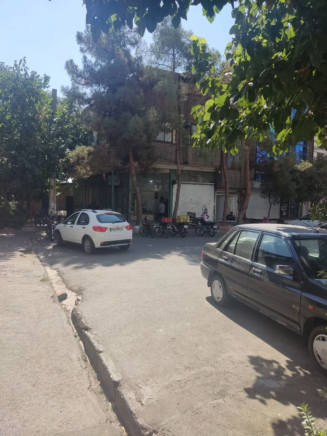 فروش یک چهارم از تجاری داعم و مسکونی