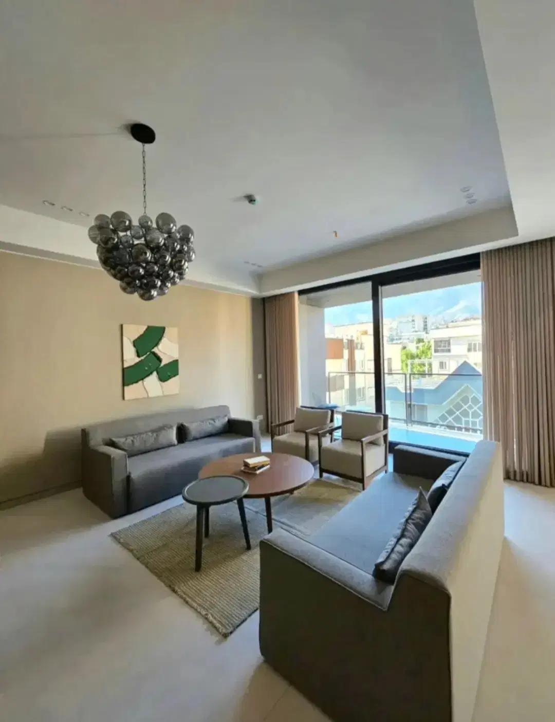 خانه دارم همخونه موجه میپذیرم