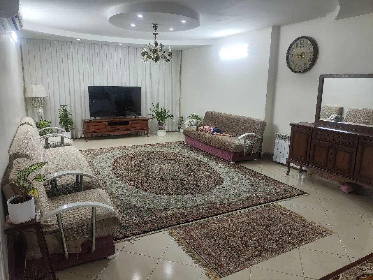 95متر ،همکف،نورگیر ،لوکیشن قوی،رئوف