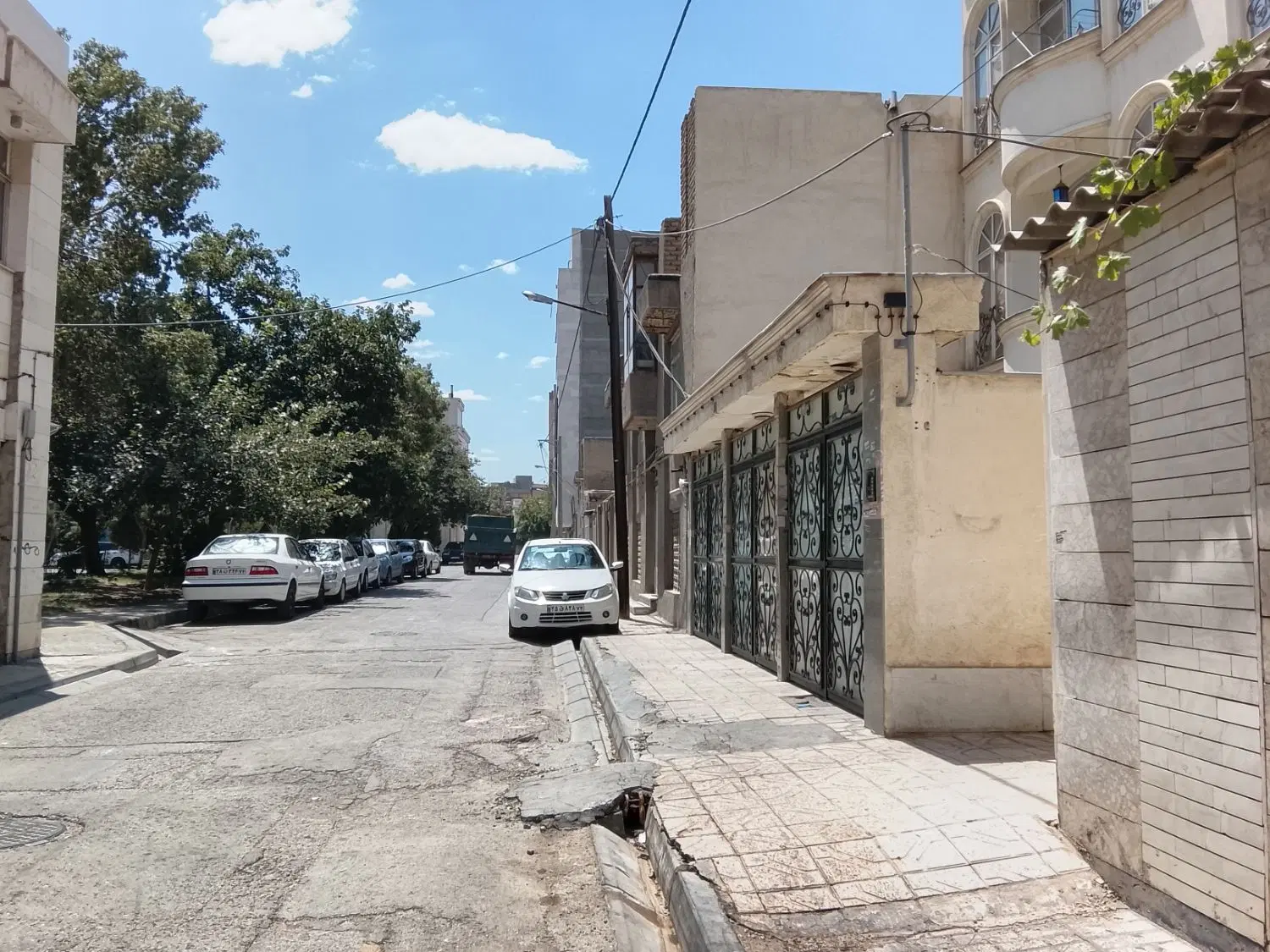 همکف راه جدا ۹۵ متر داخل کریمی