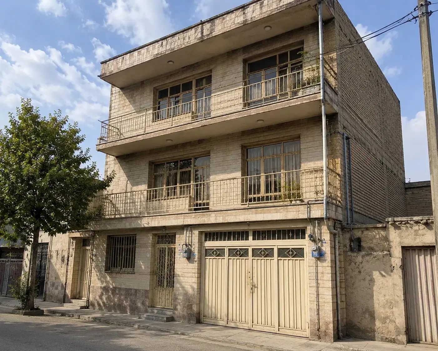پلاک 250 متری ضابطه 6 سر نبش