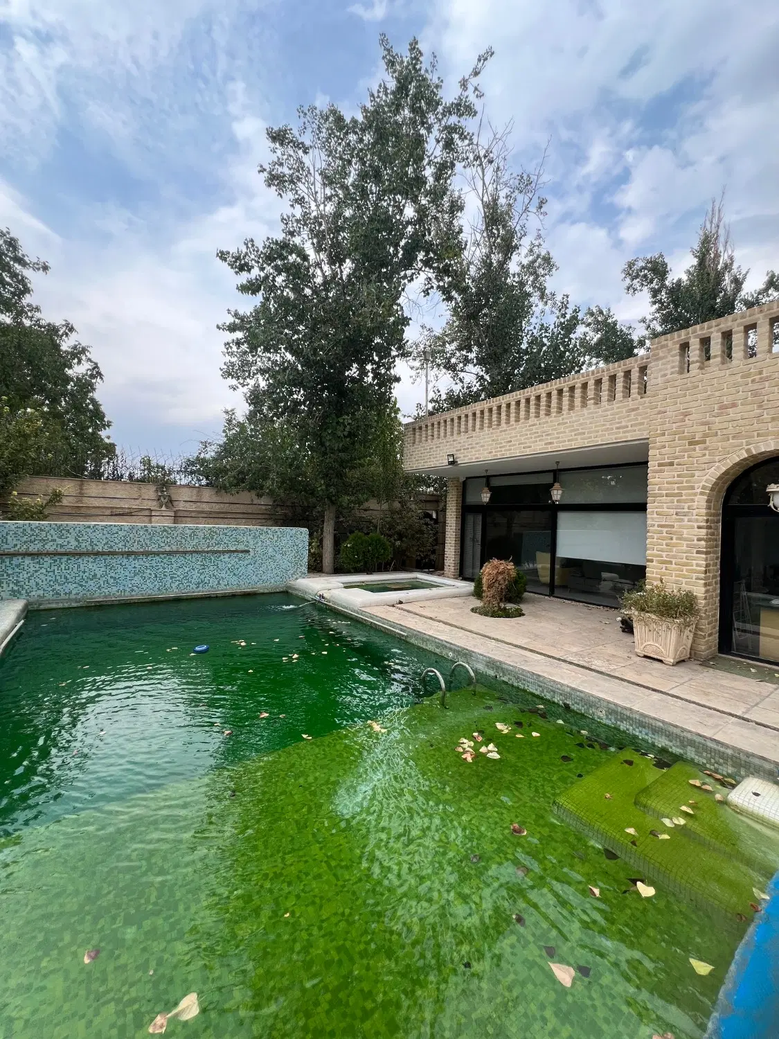 تهراندشت سرخاب.عمارت دیدنی سهسلیه کردان زعفرانیه