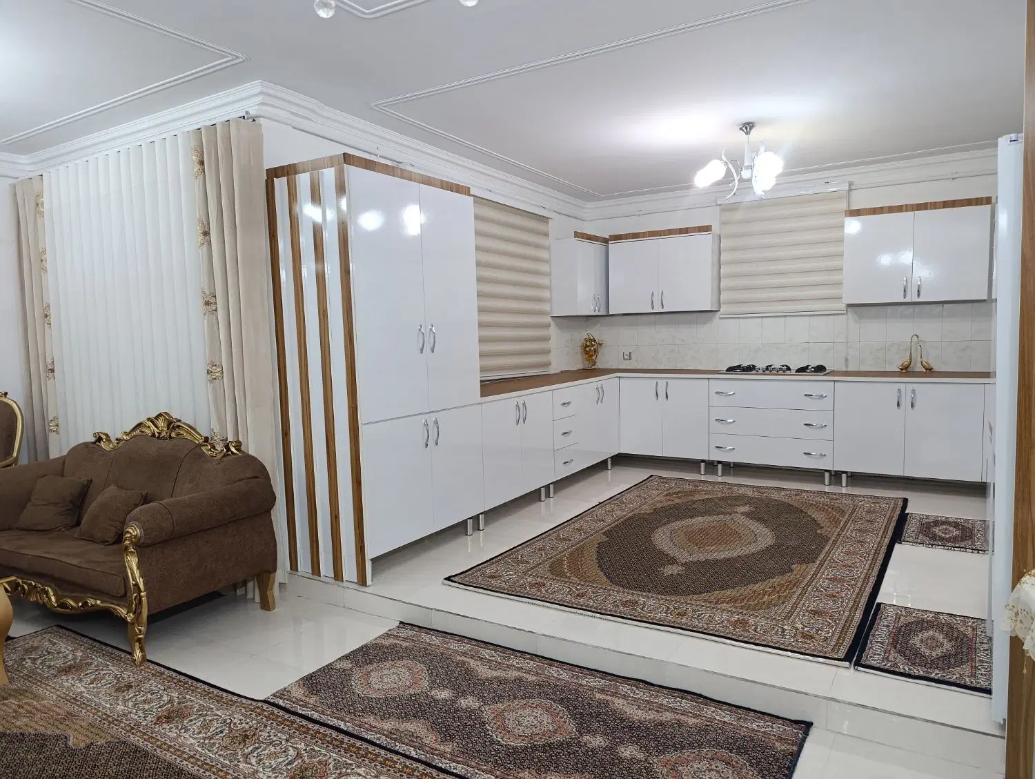 آپارتمان در عباسی (طاق بهشتی رضایی)