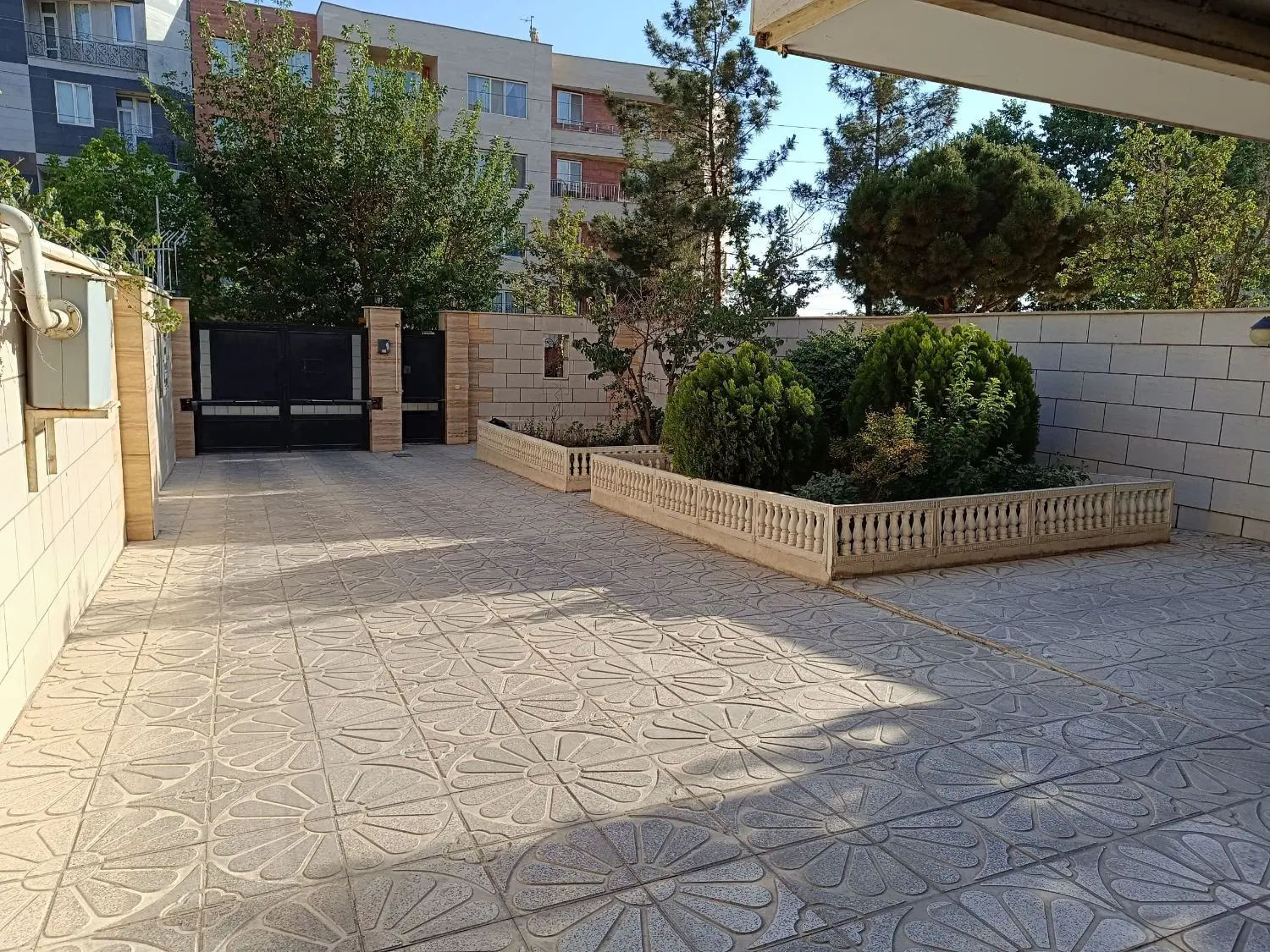 آپارتمان ۹۰ متری بنیاد بدرلو