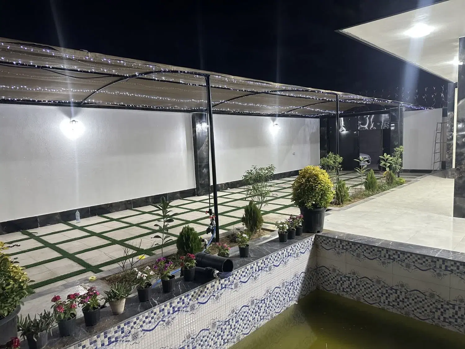 ویلای شیک ۷۰۰ متری