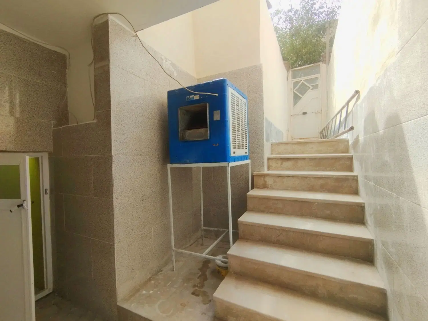 خانه تمیز زیر زمین - راه جدا - کلید نخورده
